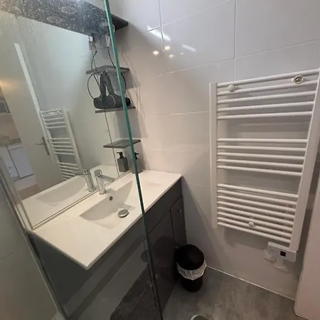 Climatise Avec Parking Securisee *