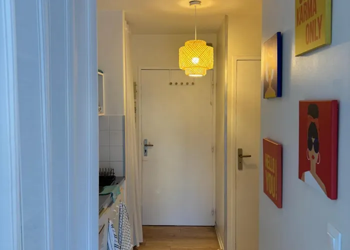 Climatise Avec Parking Securisee * Ажен