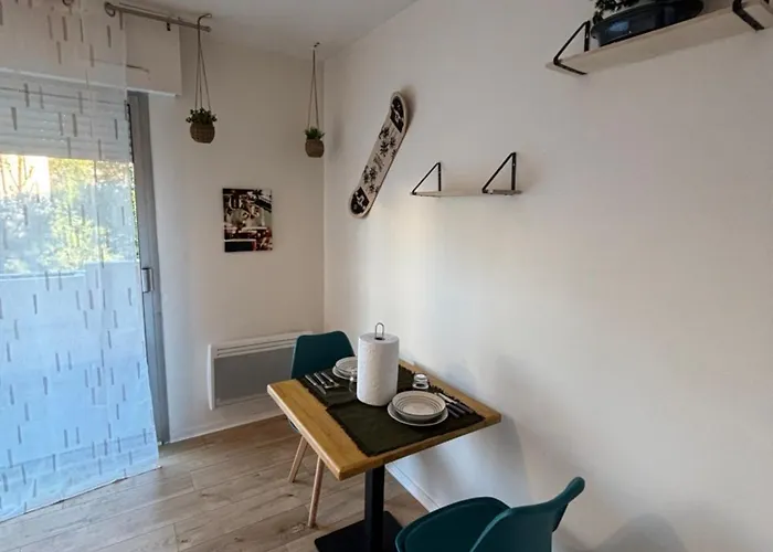 Climatise Avec Parking Securisee Апартаменты