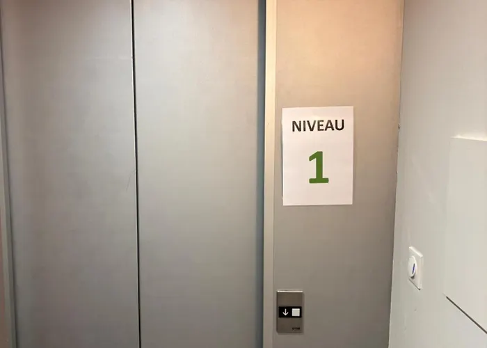 Апартаменты Climatise Avec Parking Securisee *